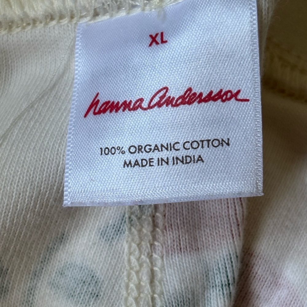 Hanna Andersson Cream Pajama Set with Red Apple Print - Picture 2 of 2